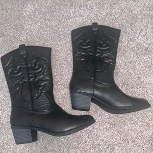 Black cowboy boots